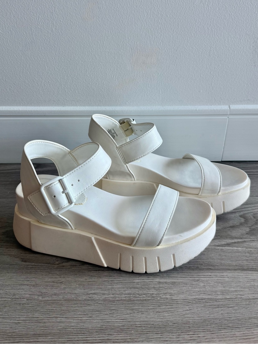 Steve Madden Pastry Platform Sandal in White - Women’s US 7